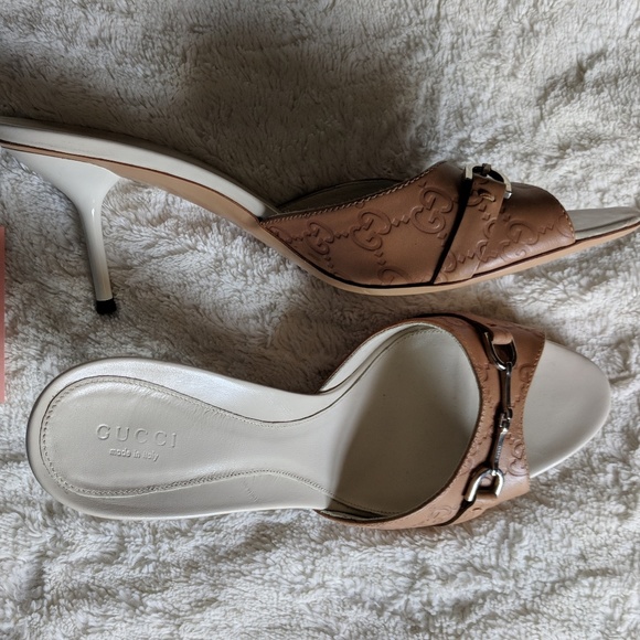 Gucci Shoes - Gucci Guccisima open sandals - Size 41C